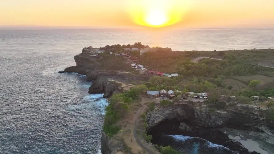 Kelingking Beach Nusa Penida: T-Rex Cliff Hike In Bali