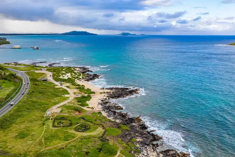 Hiking the Crouching Lion Trail on Oahu, Hawaii